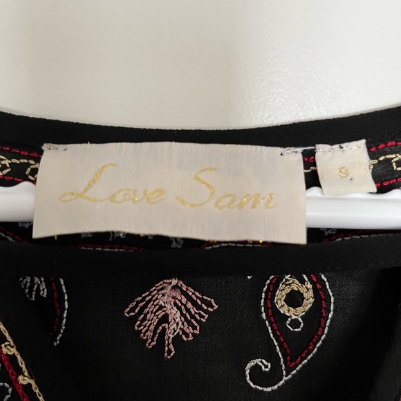 LOVE SAM boho embroidered shirt size S with a balloon sleeve at the bott… - Picture 3 of 7